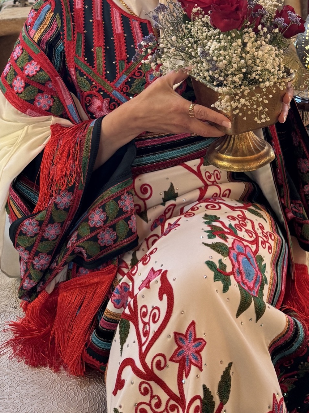 Embroidered Maxi Thobe in Red & White with scarf